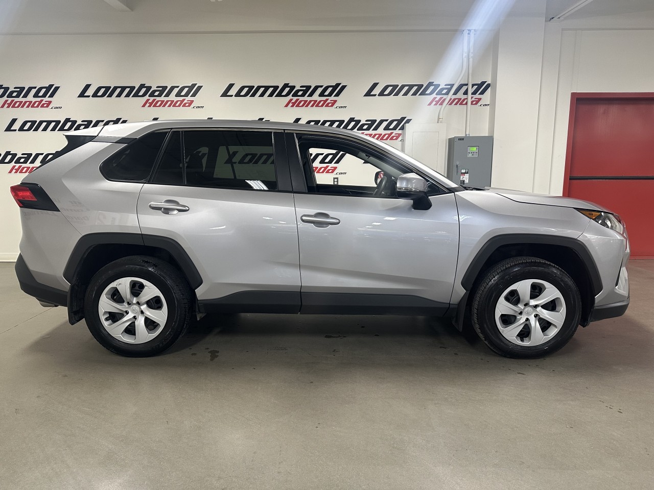 2024 Toyota RAV4 - Image 9
