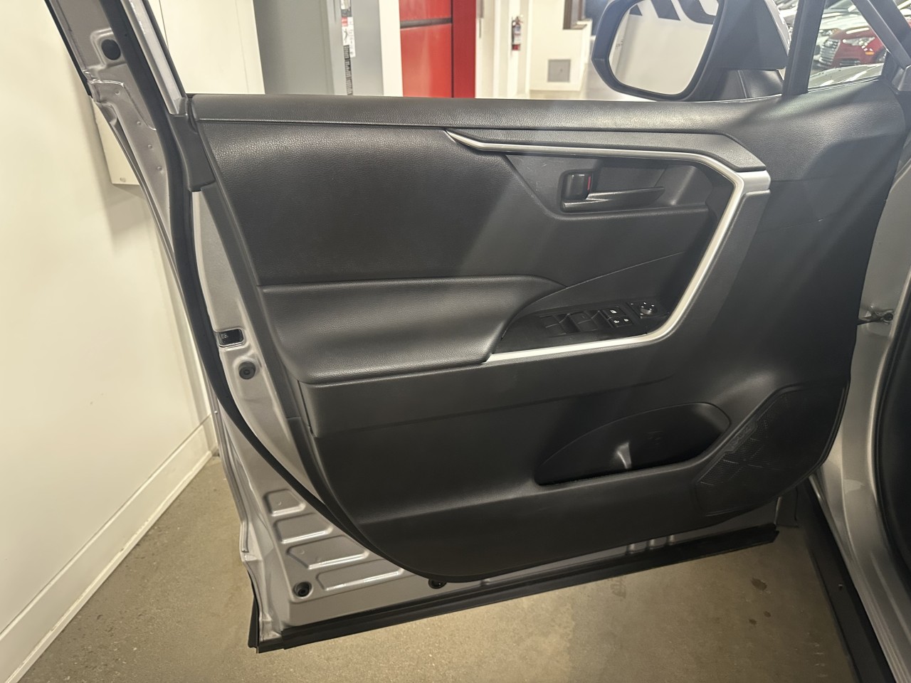 2024 Toyota RAV4 - Image 13
