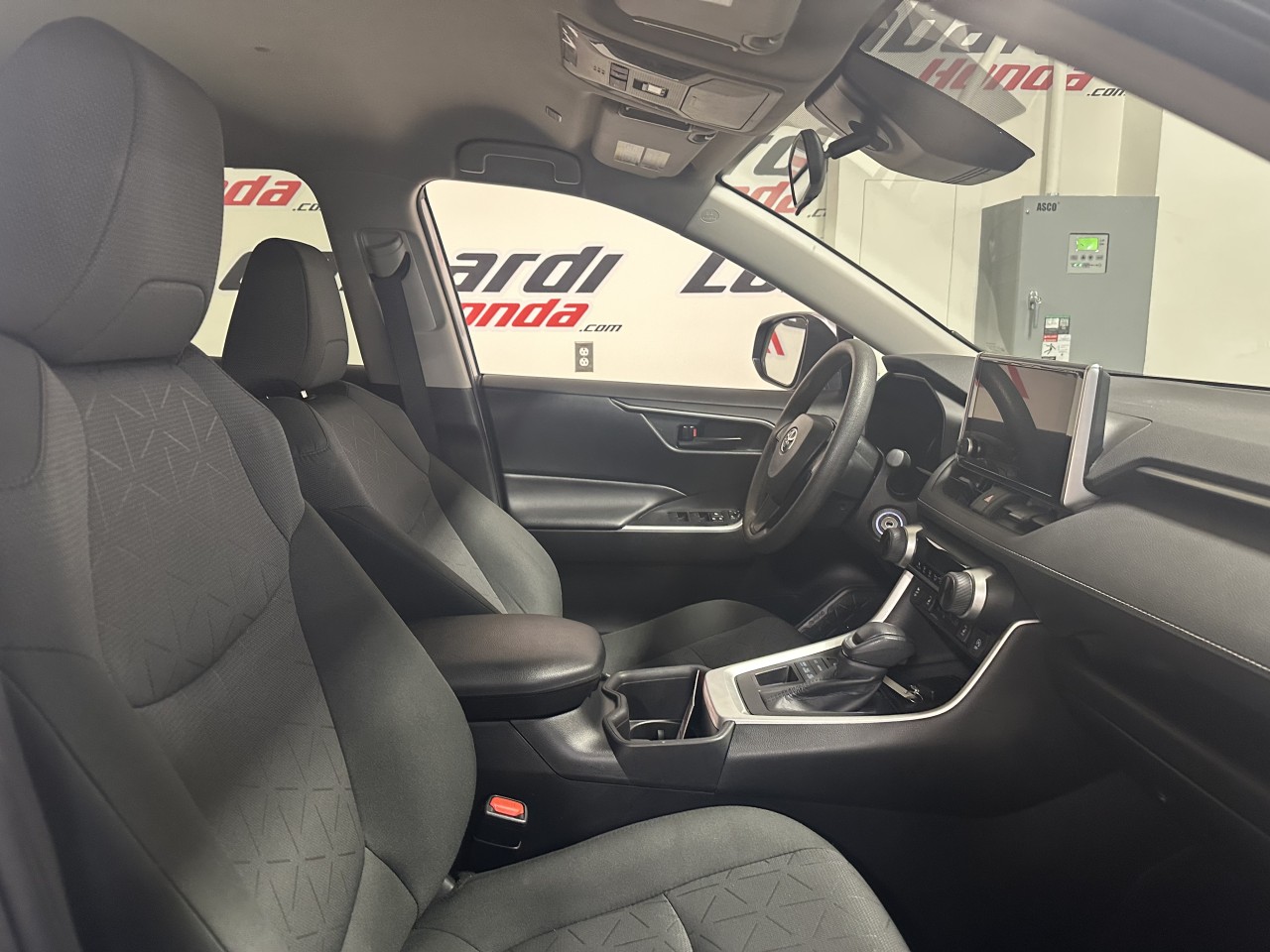 2024 Toyota RAV4 - Image 24