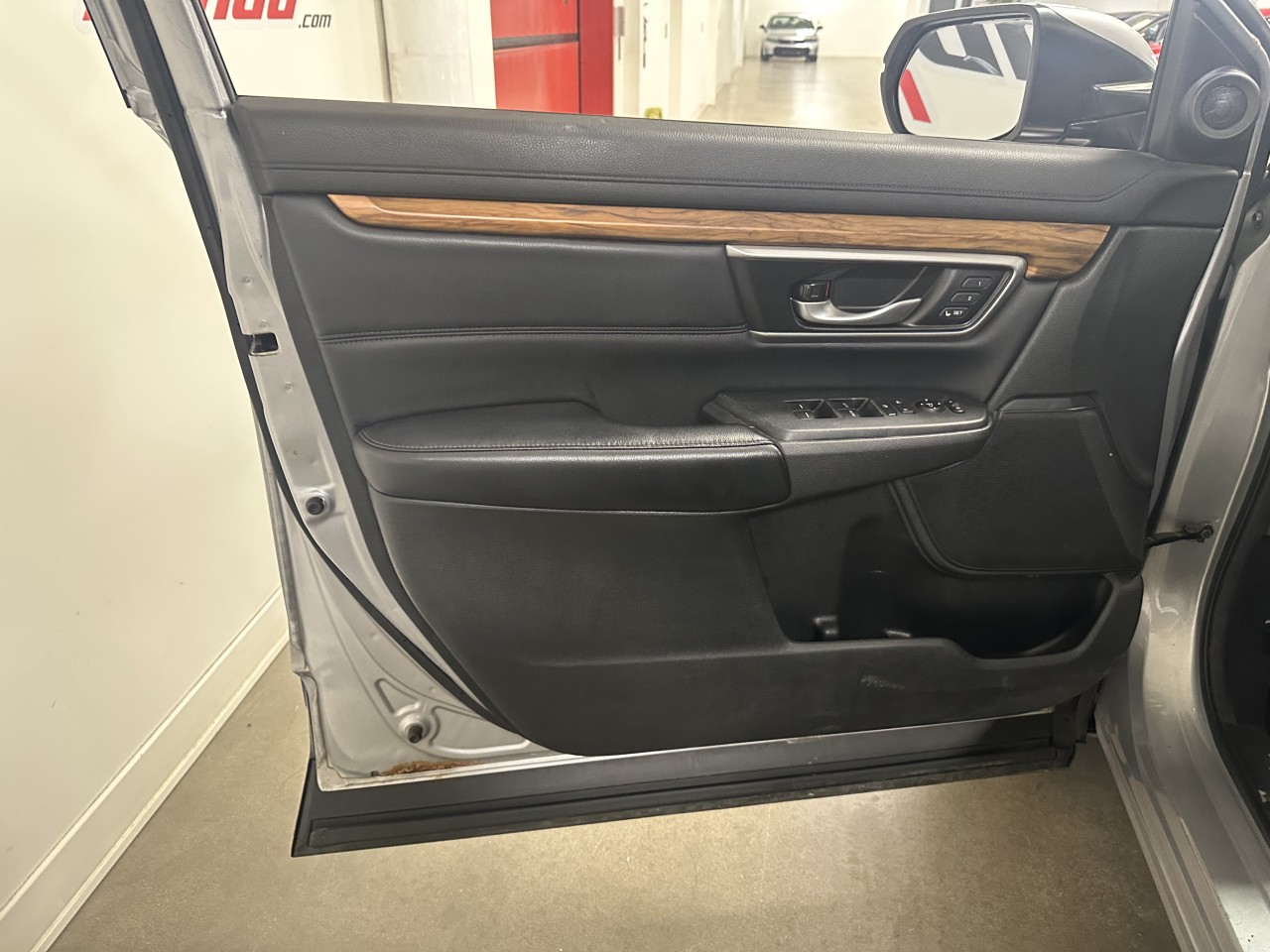 2018 Honda CR-V - Image 12