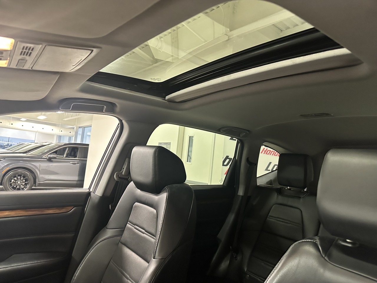 2018 Honda CR-V - Image 14