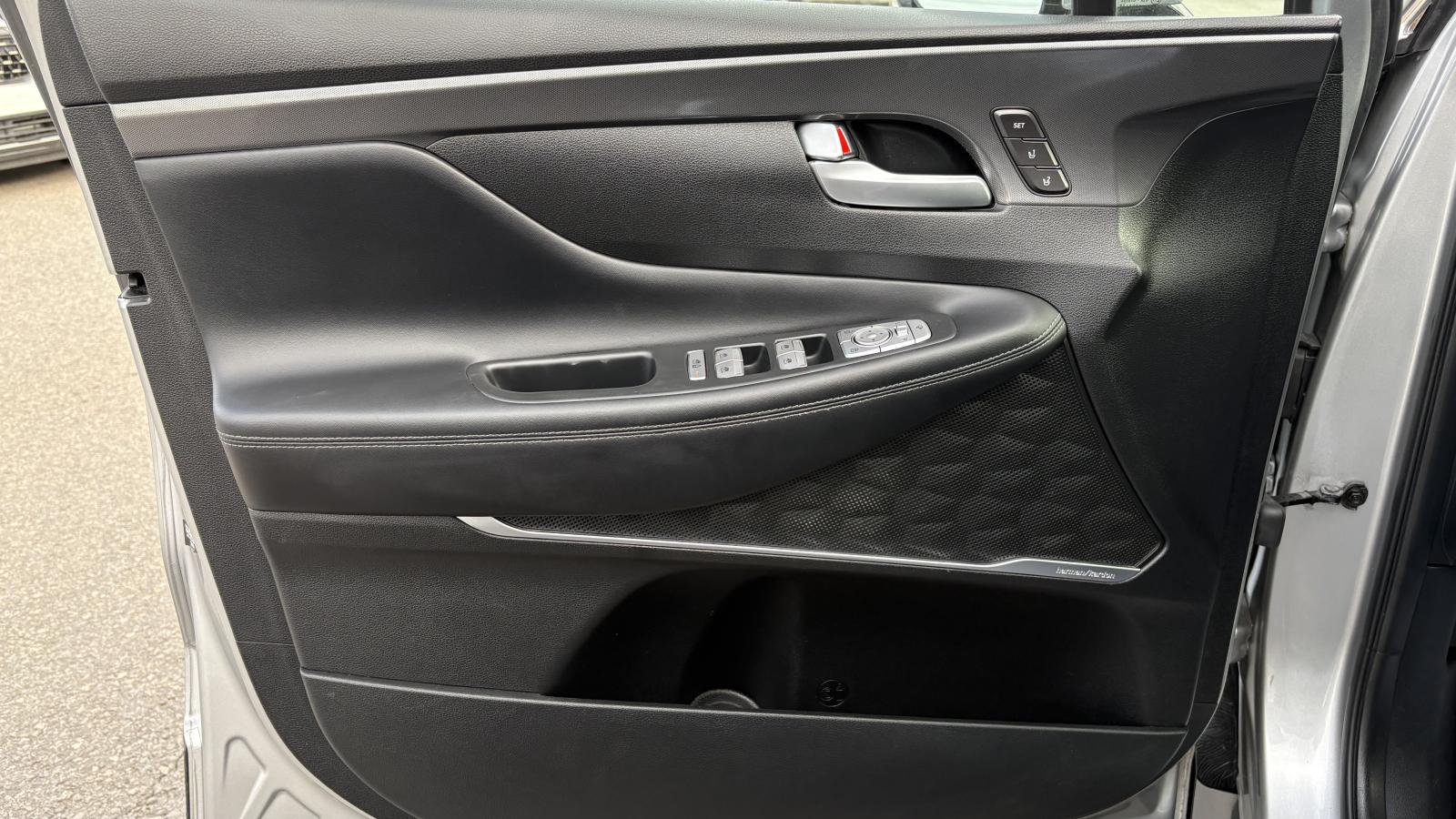 2021 Hyundai Santa Fe - Image 17