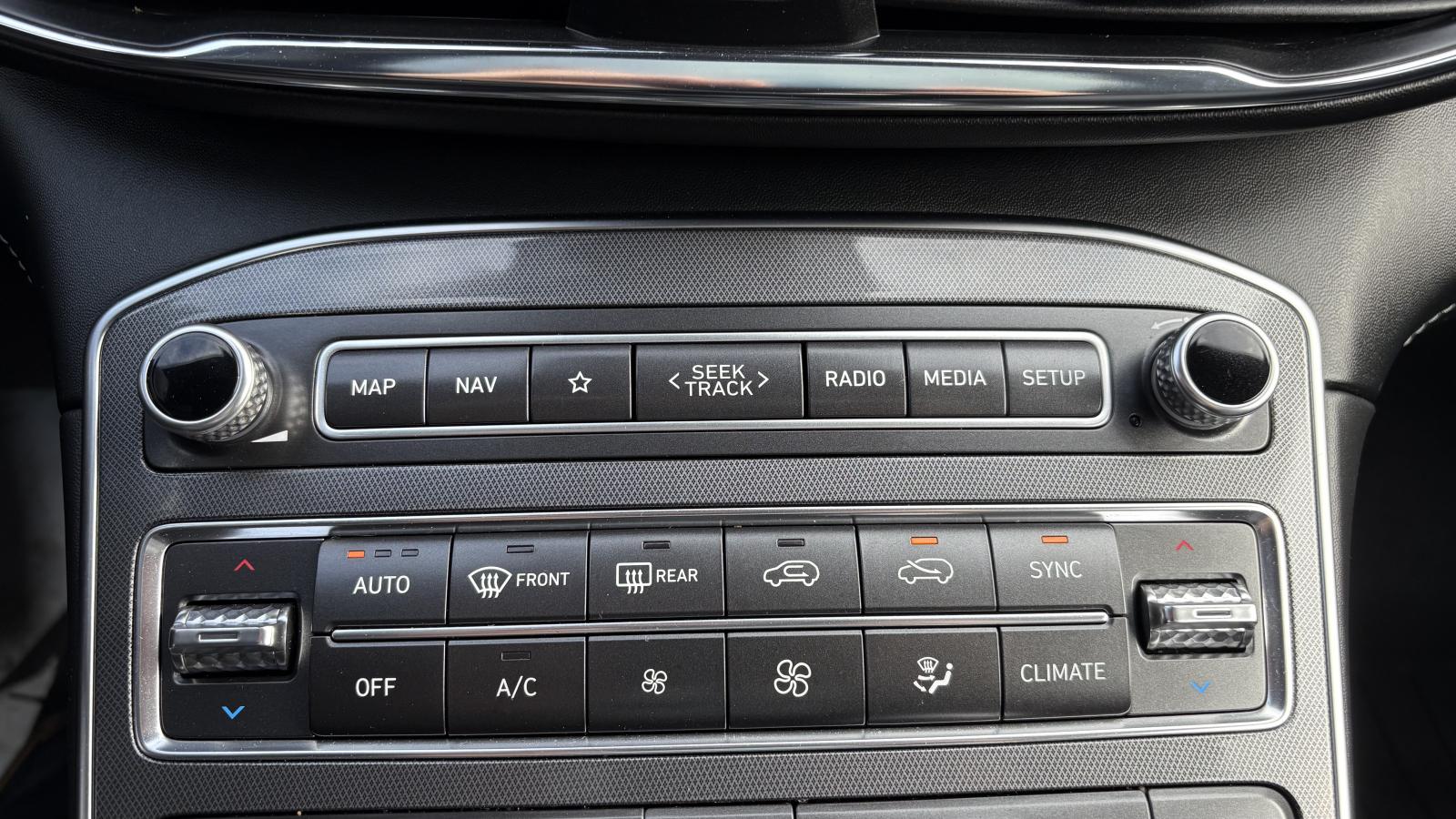 2021 Hyundai Santa Fe - Image 30