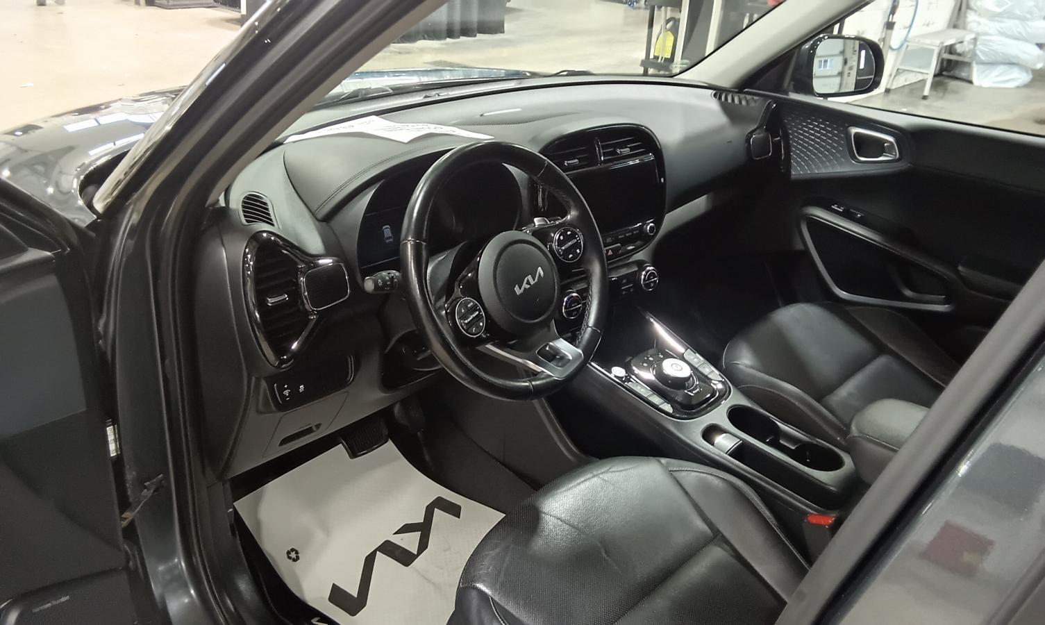 2023 Kia Soul EV - Image 14