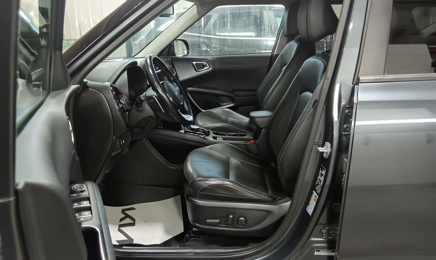 2023 Kia Soul EV - Image 21