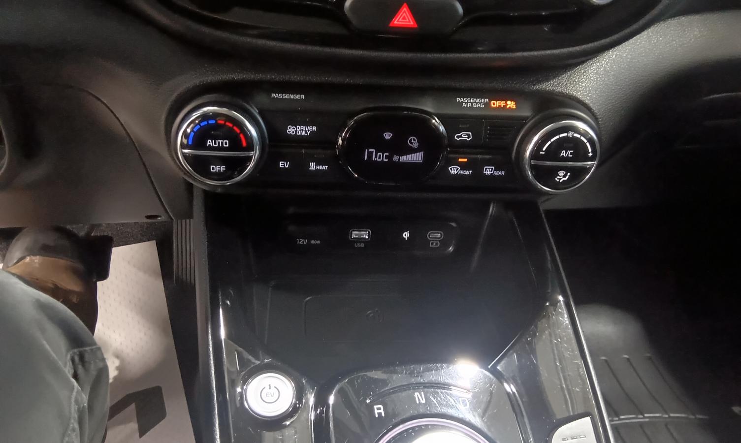 2023 Kia Soul EV - Image 27