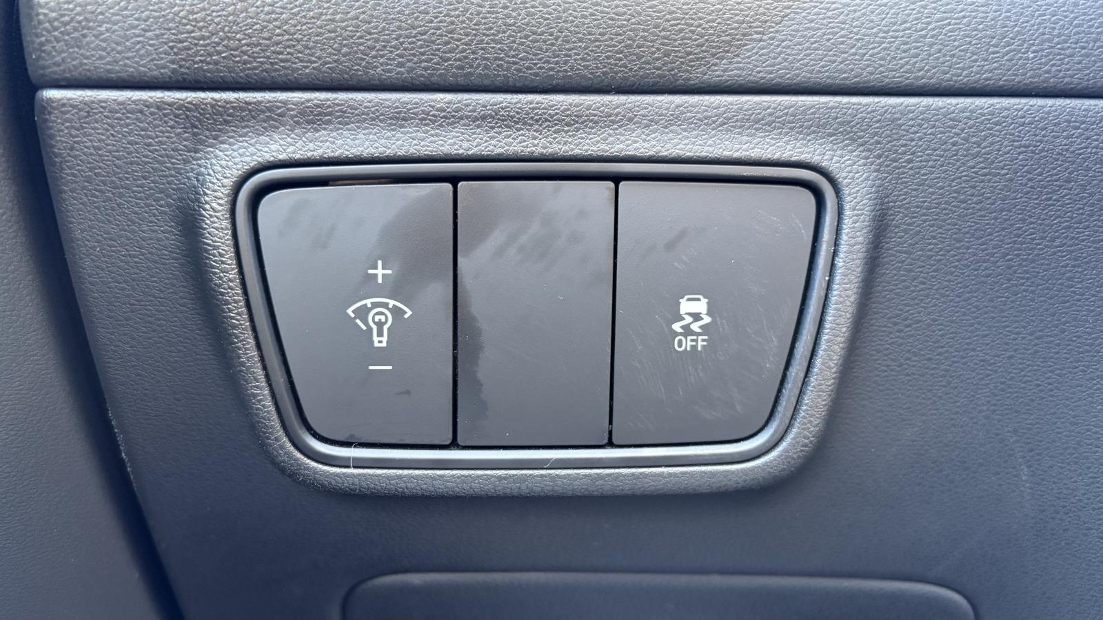 2022 Hyundai Tucson - Image 16