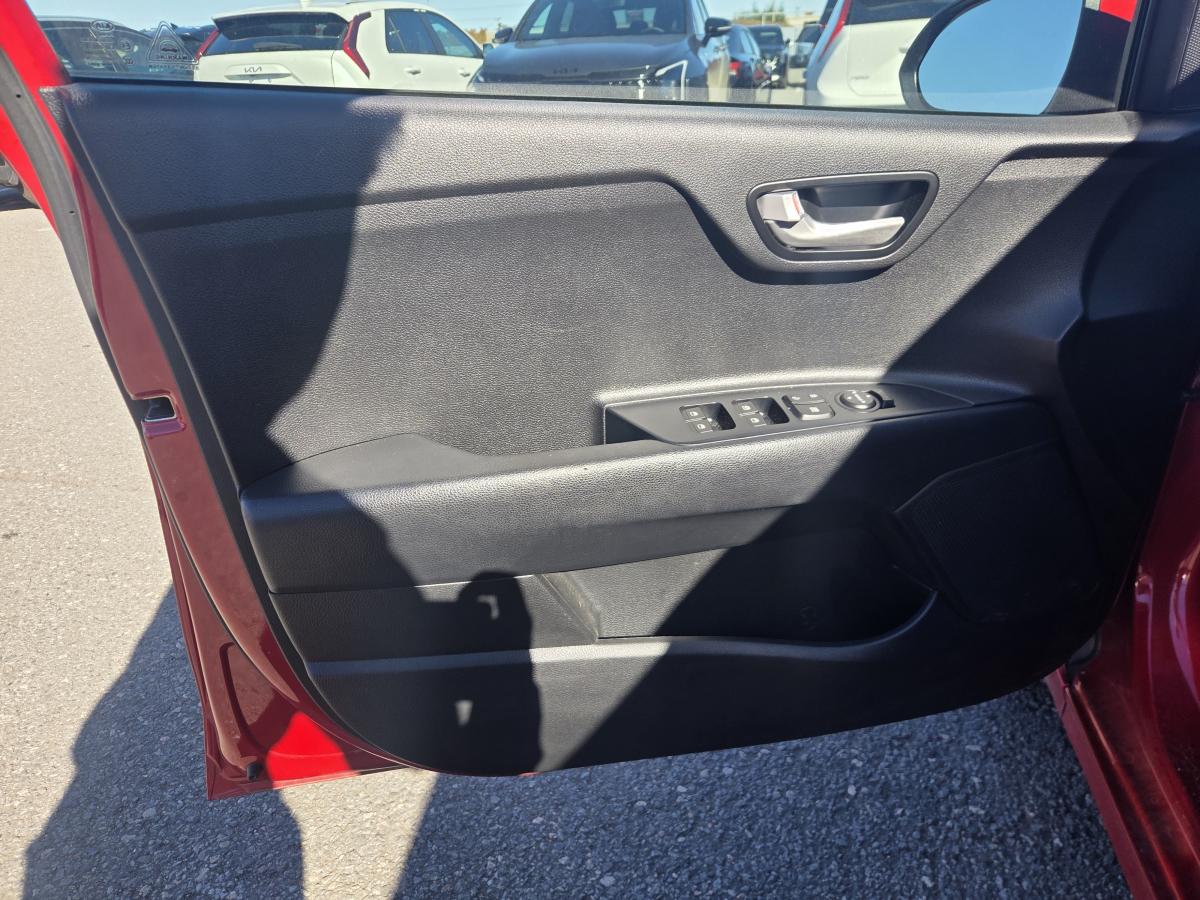 2018 Kia Rio5 - Image 11