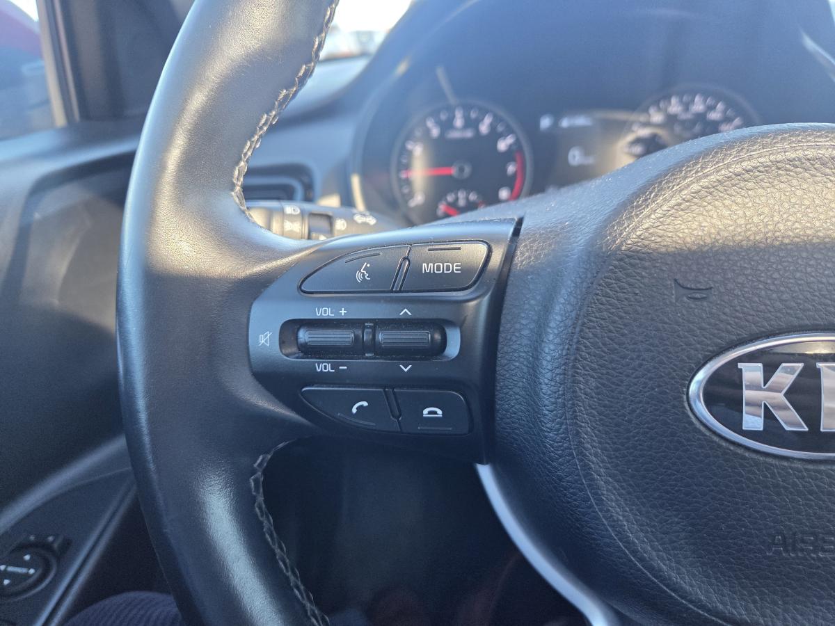 2018 Kia Rio5 - Image 17