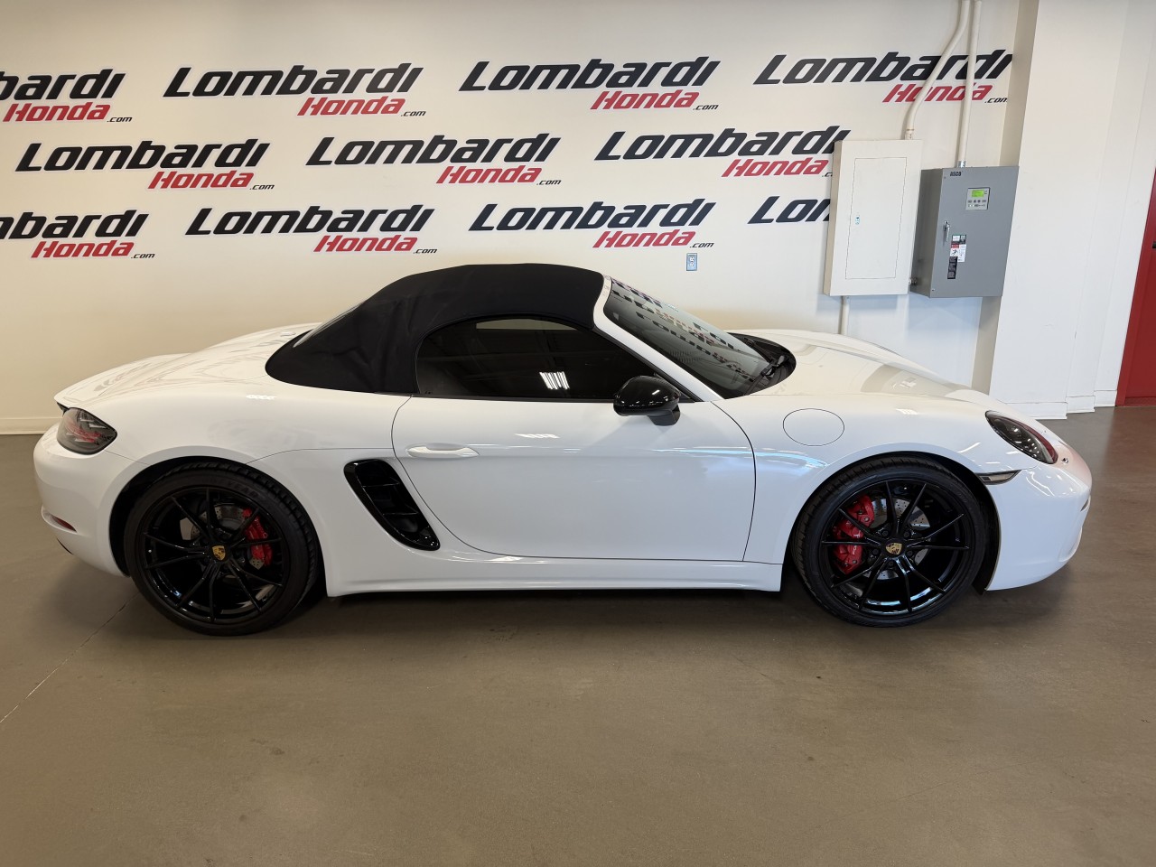 2018 Porsche 718 Boxster - Image 9