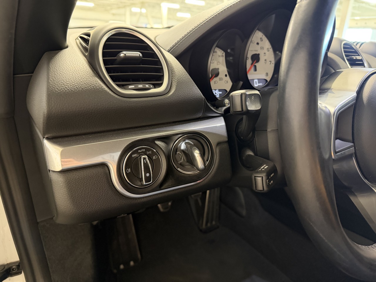 2018 Porsche 718 Boxster - Image 23