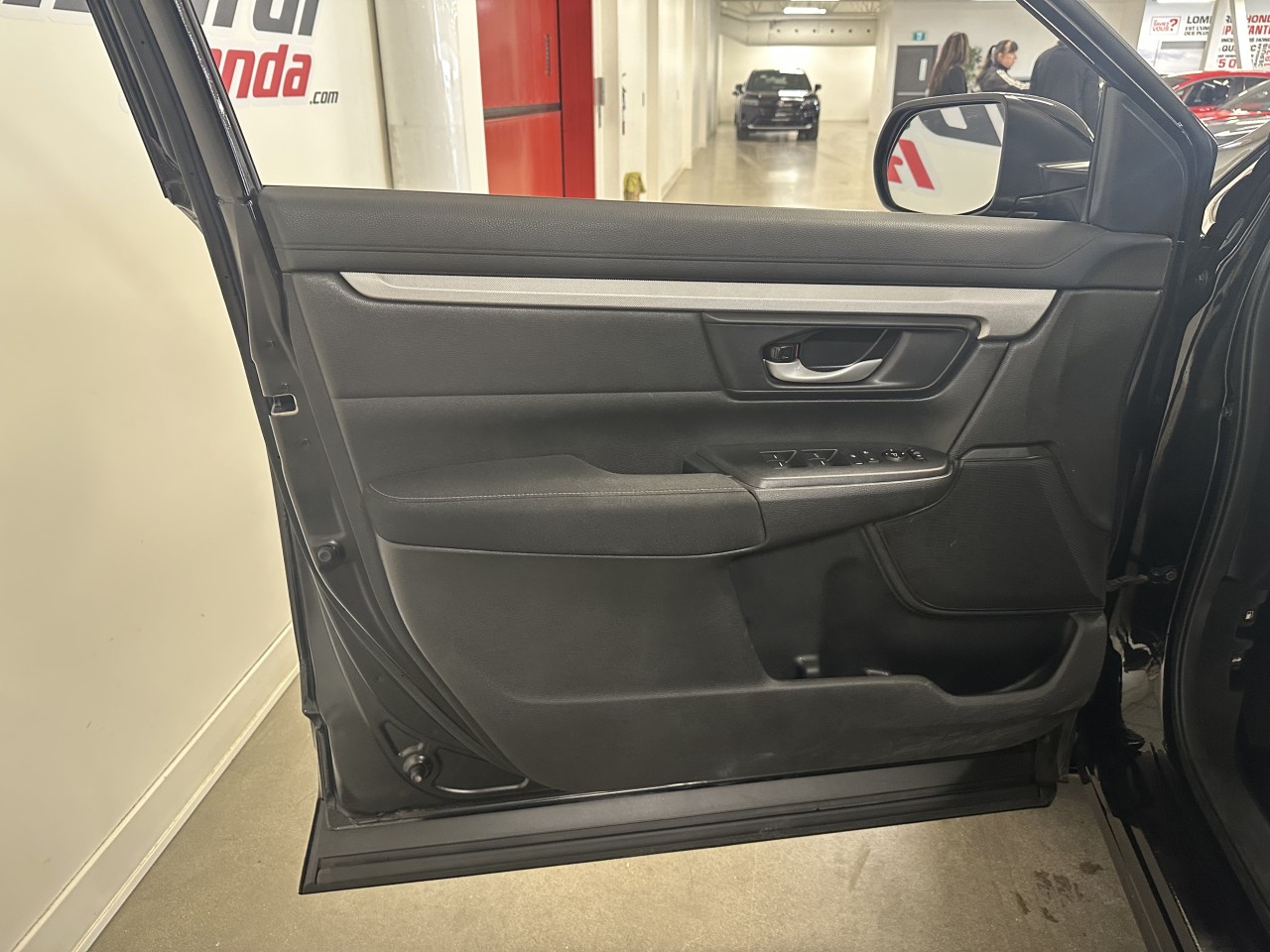 2018 Honda CR-V - Image 13