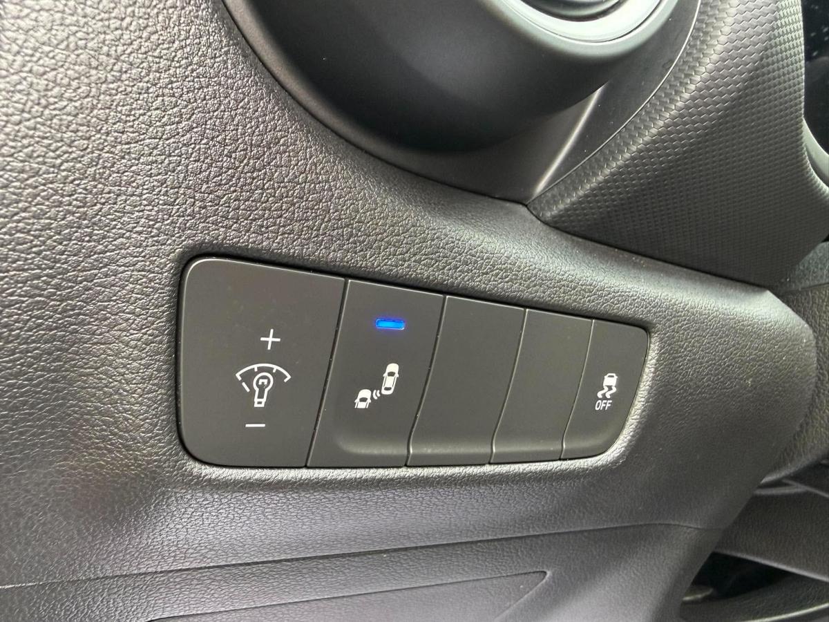 2021 Hyundai Kona - Image 24