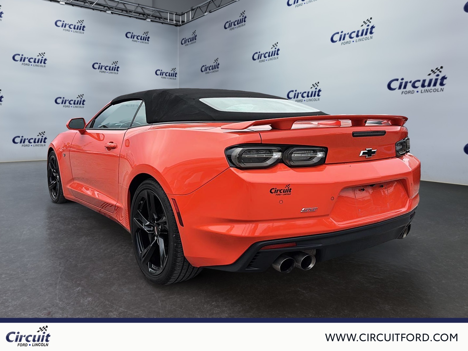 2019 Chevrolet Camaro - Image 5
