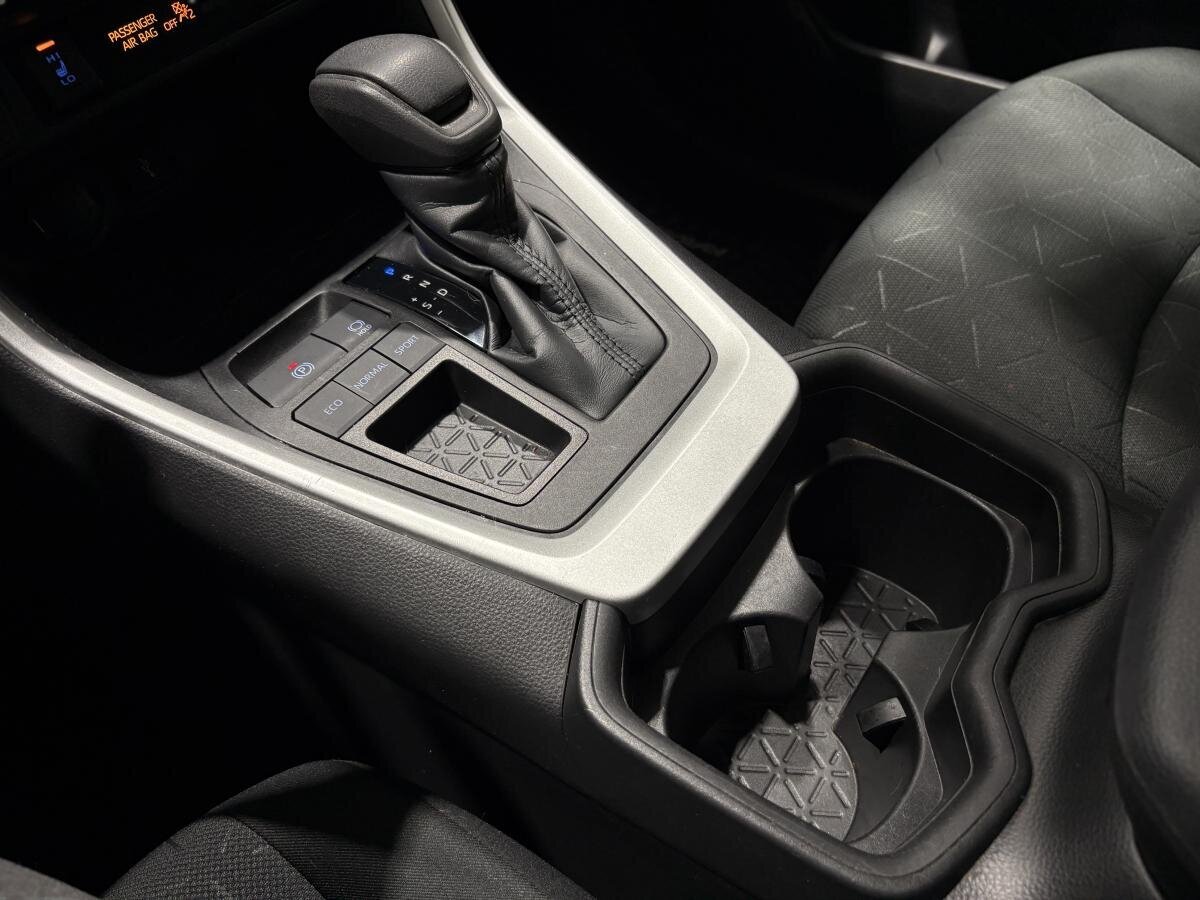 2021 Toyota RAV4 - Image 19
