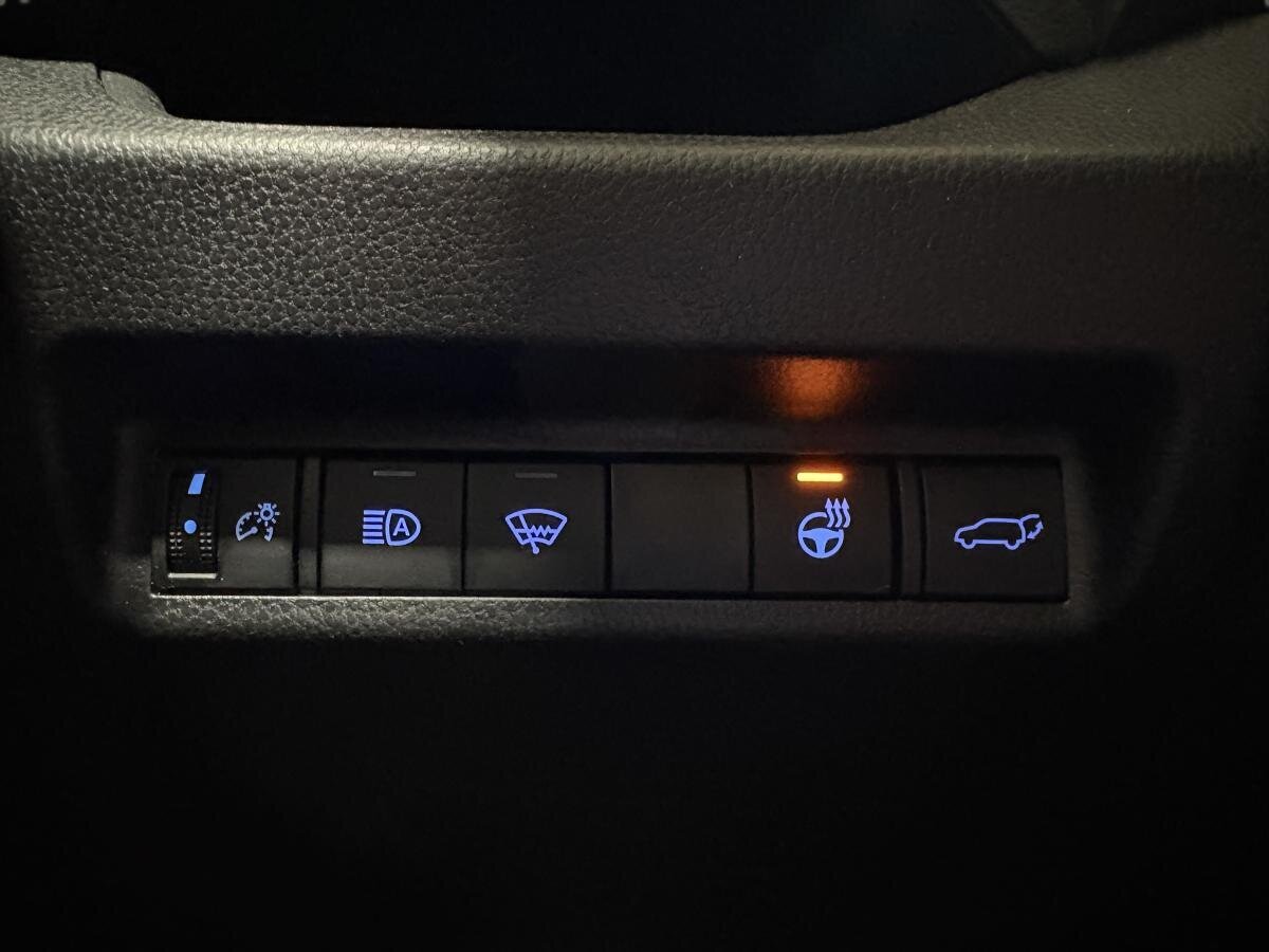 2021 Toyota RAV4 - Image 21