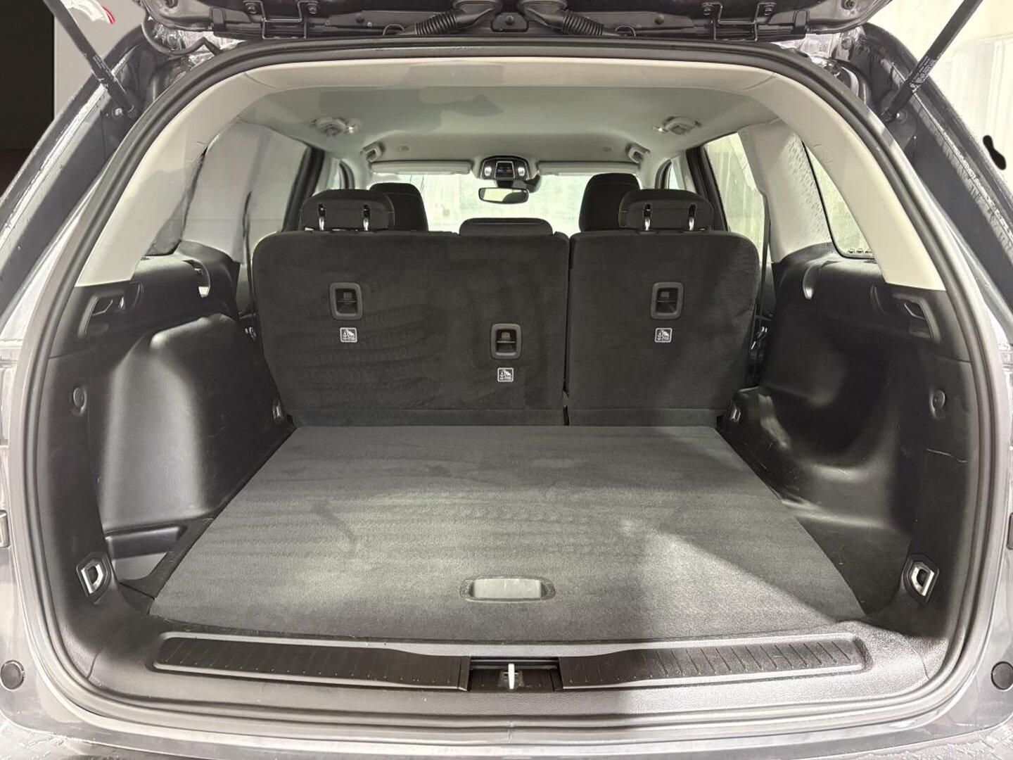 2024 Jeep Grand Cherokee - Image 8