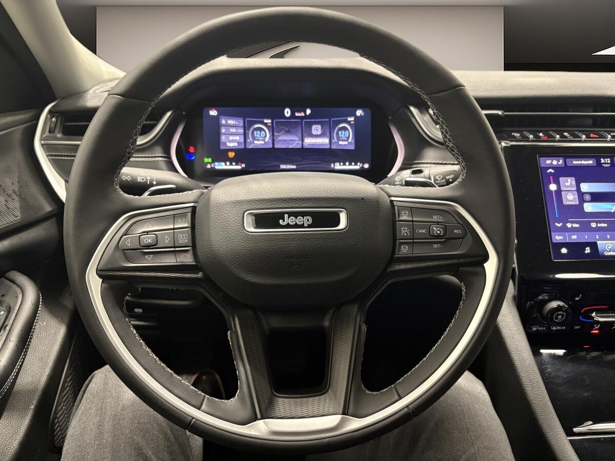 2024 Jeep Grand Cherokee - Image 15