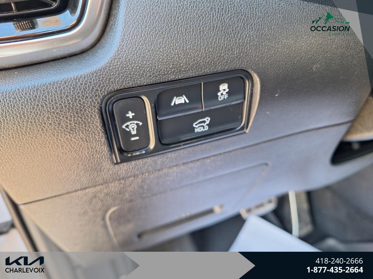 2022 Kia Sorento - Image 13