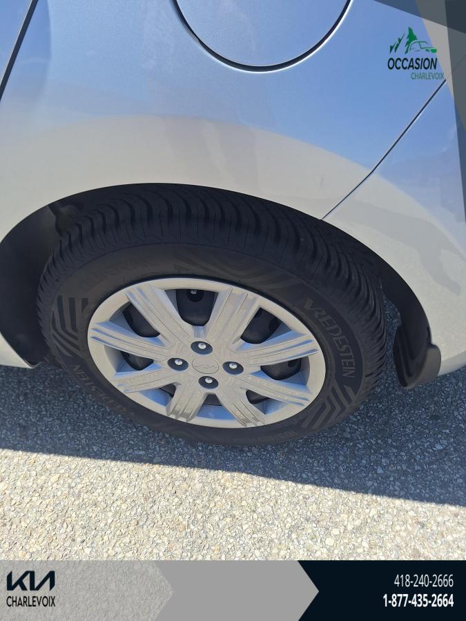 2023 Kia Rio5 - Image 8