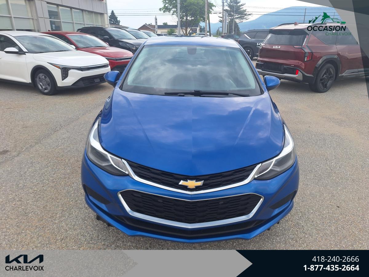 2018 Chevrolet Cruze - Image 2