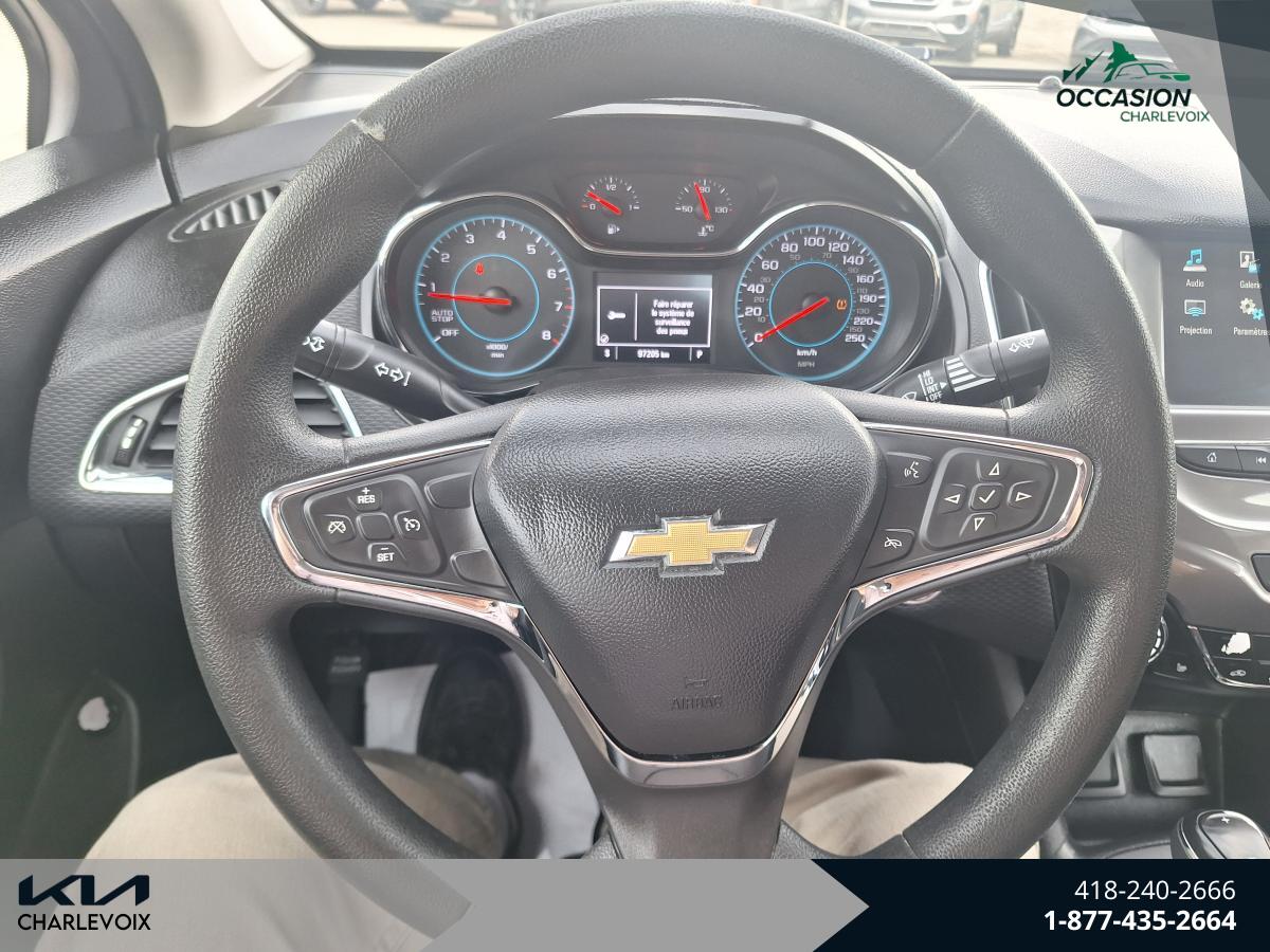 2018 Chevrolet Cruze - Image 12