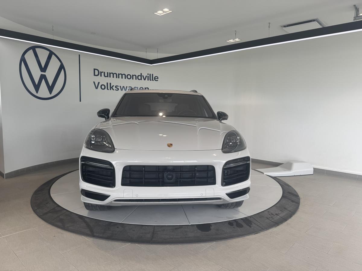2023 Porsche Cayenne - Image 2