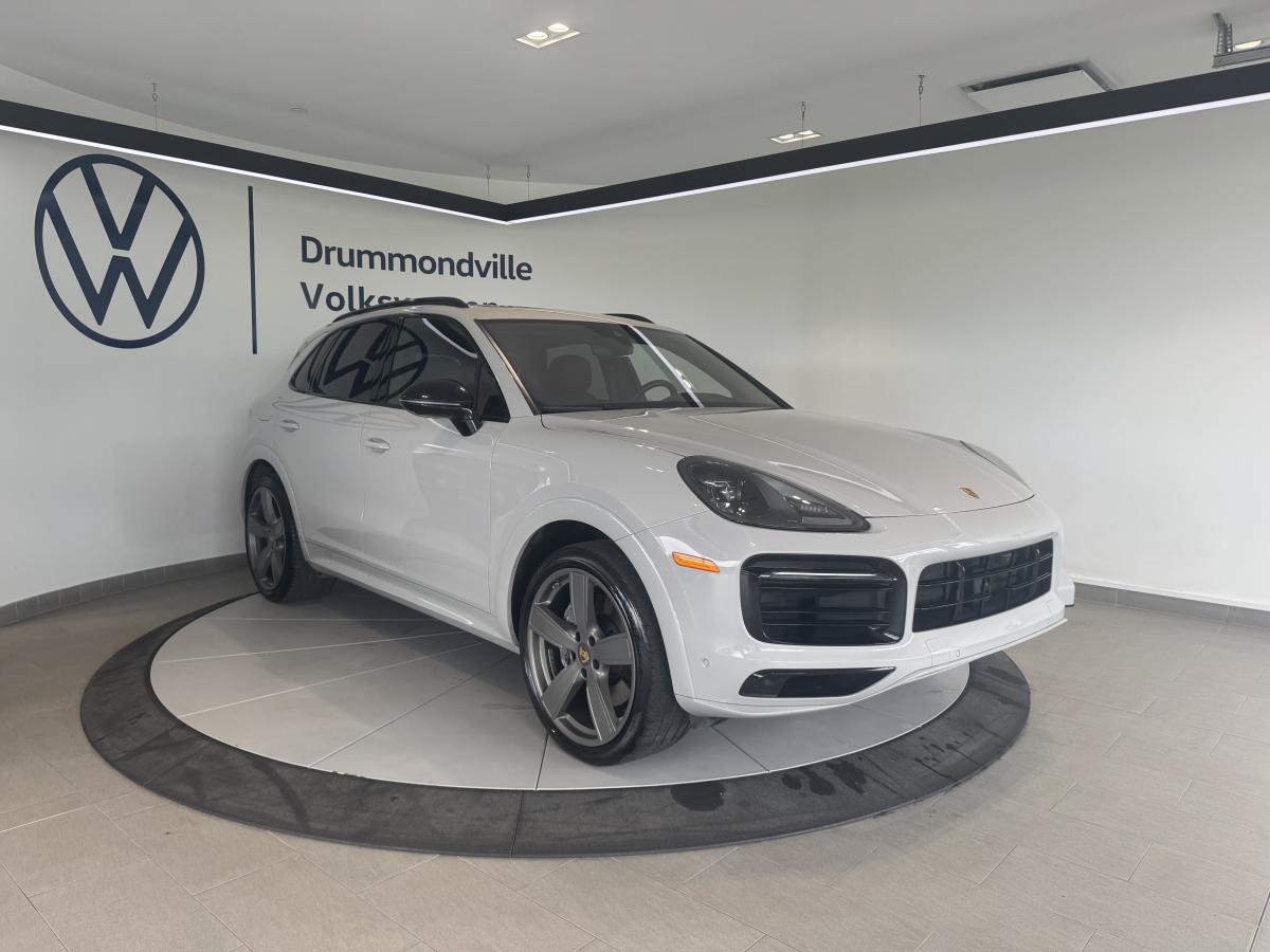 2023 Porsche Cayenne - Image 3