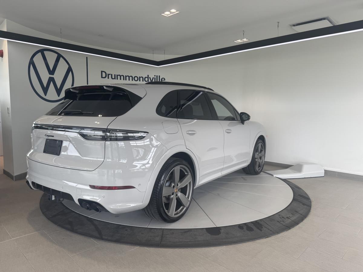 2023 Porsche Cayenne - Image 5