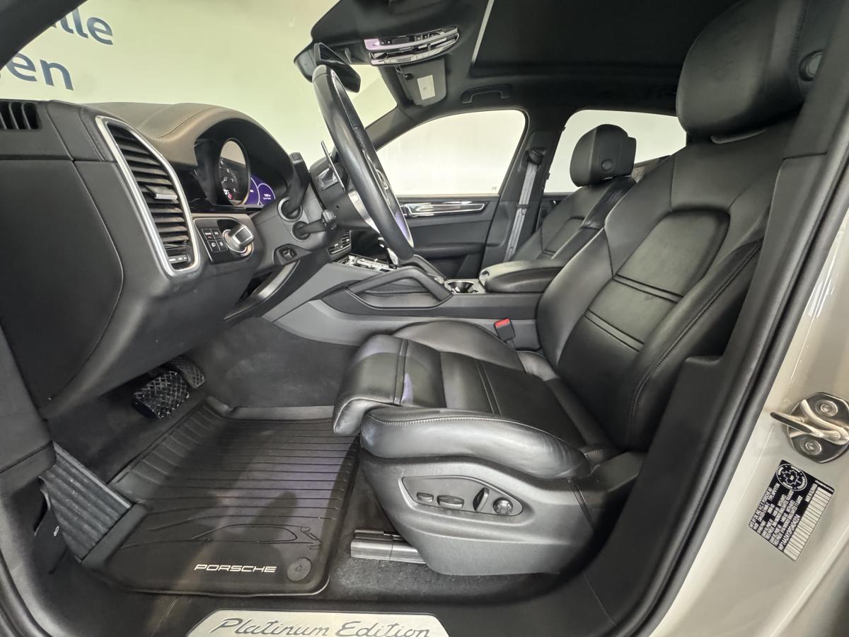 2023 Porsche Cayenne - Image 12