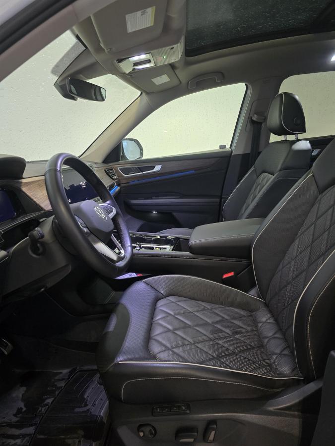 2025 Volkswagen Atlas - Image 14