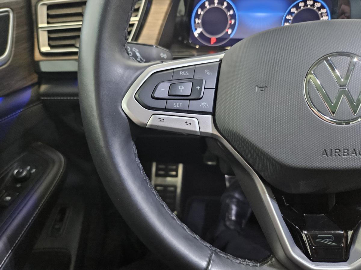 2025 Volkswagen Atlas - Image 25