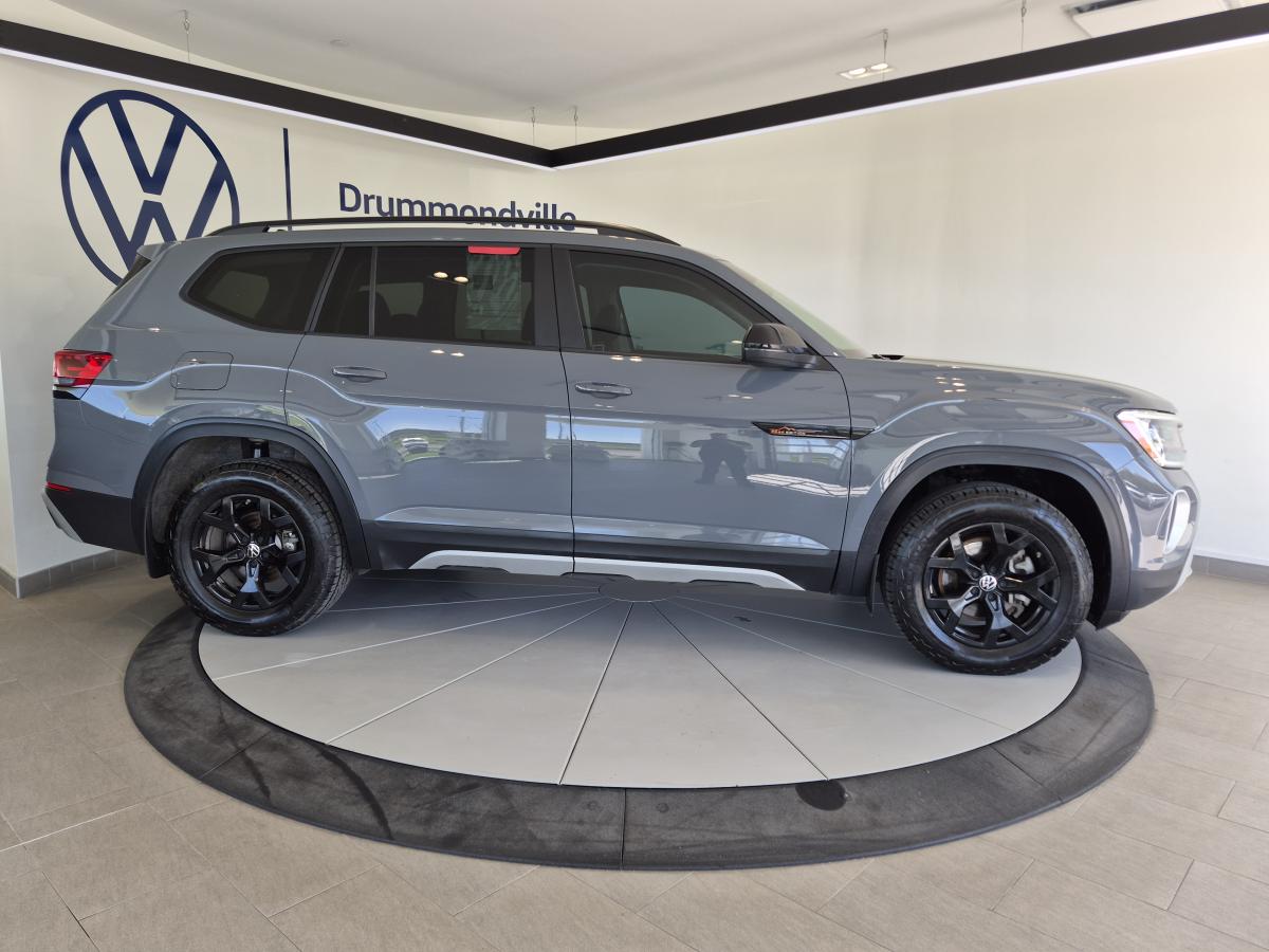 2025 Volkswagen Atlas - Image 4