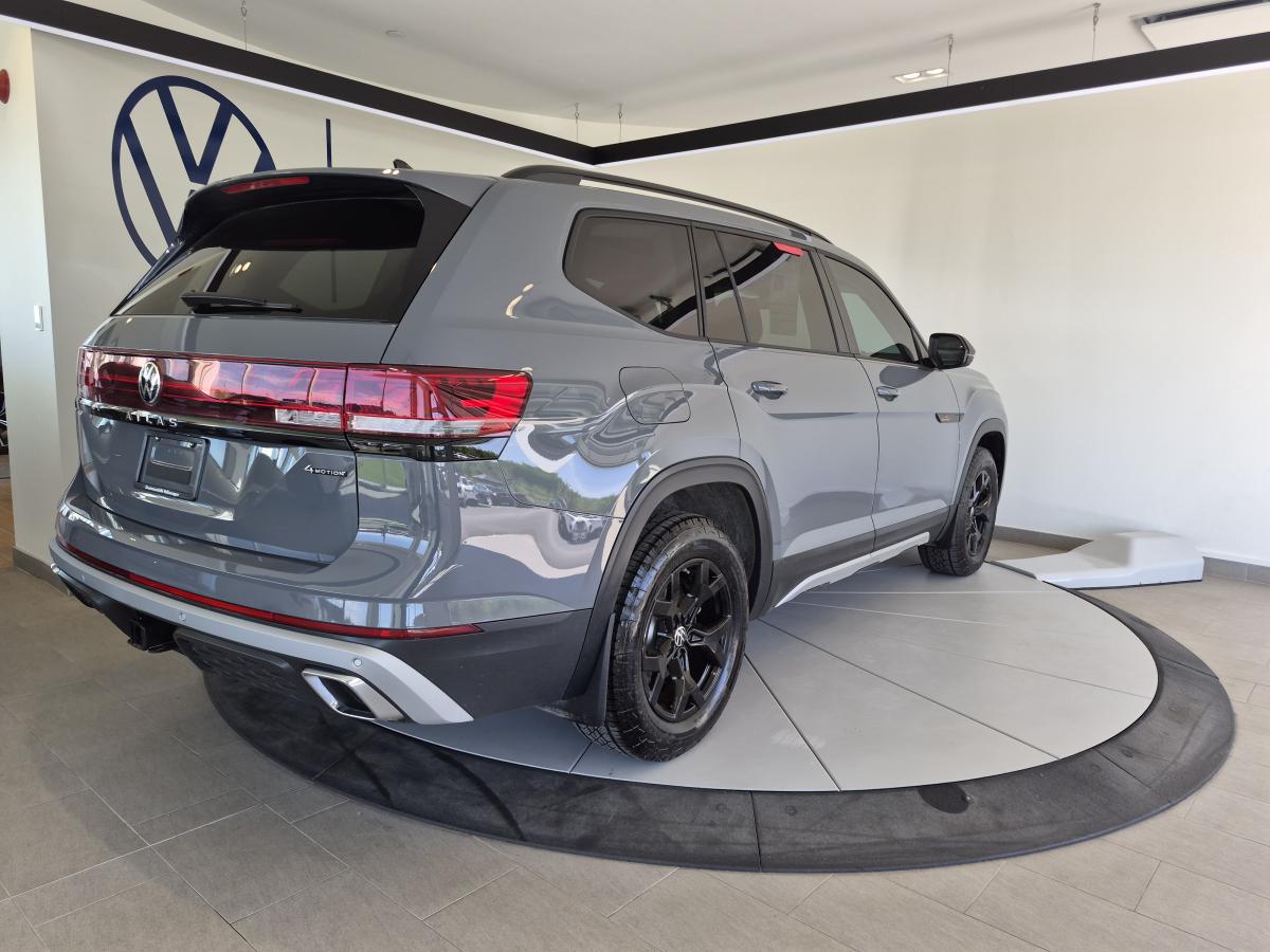 2025 Volkswagen Atlas - Image 5