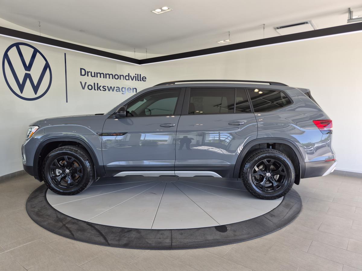 2025 Volkswagen Atlas - Image 9