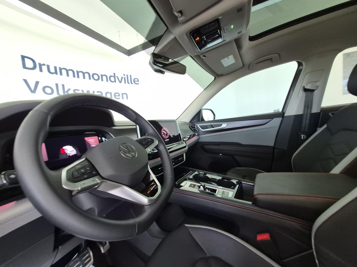 2025 Volkswagen Atlas - Image 15