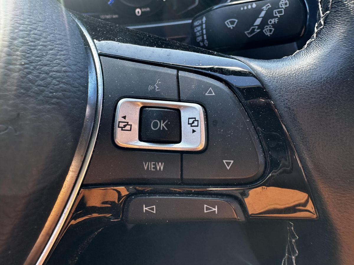 2021 Volkswagen Tiguan - Image 15