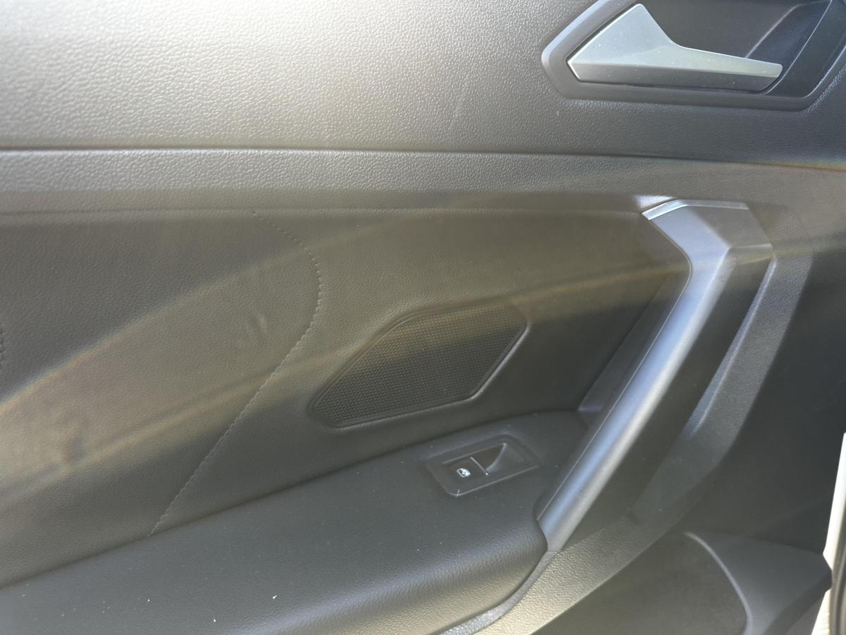 2021 Volkswagen Tiguan - Image 16