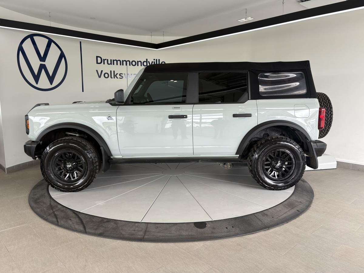 2023 Ford Bronco - Image 11