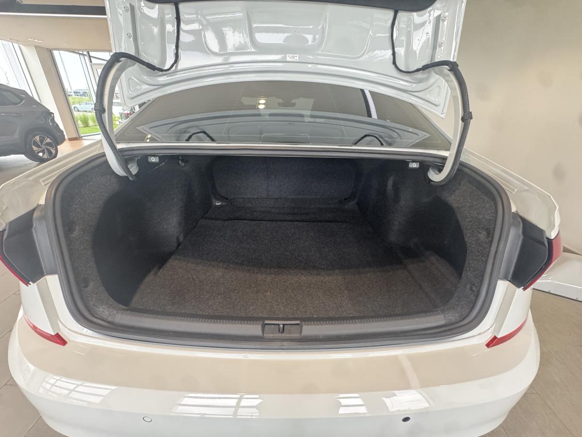 2020 Volkswagen Passat - Image 9