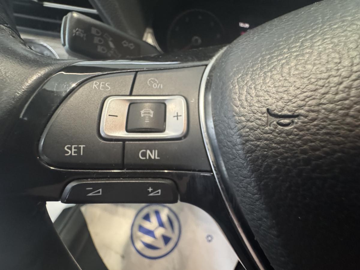 2020 Volkswagen Passat - Image 13