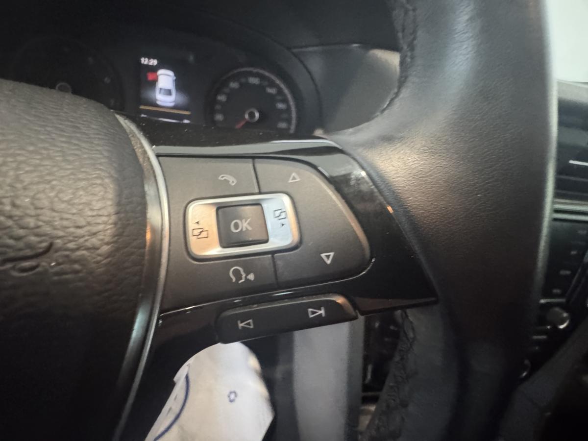 2020 Volkswagen Passat - Image 14