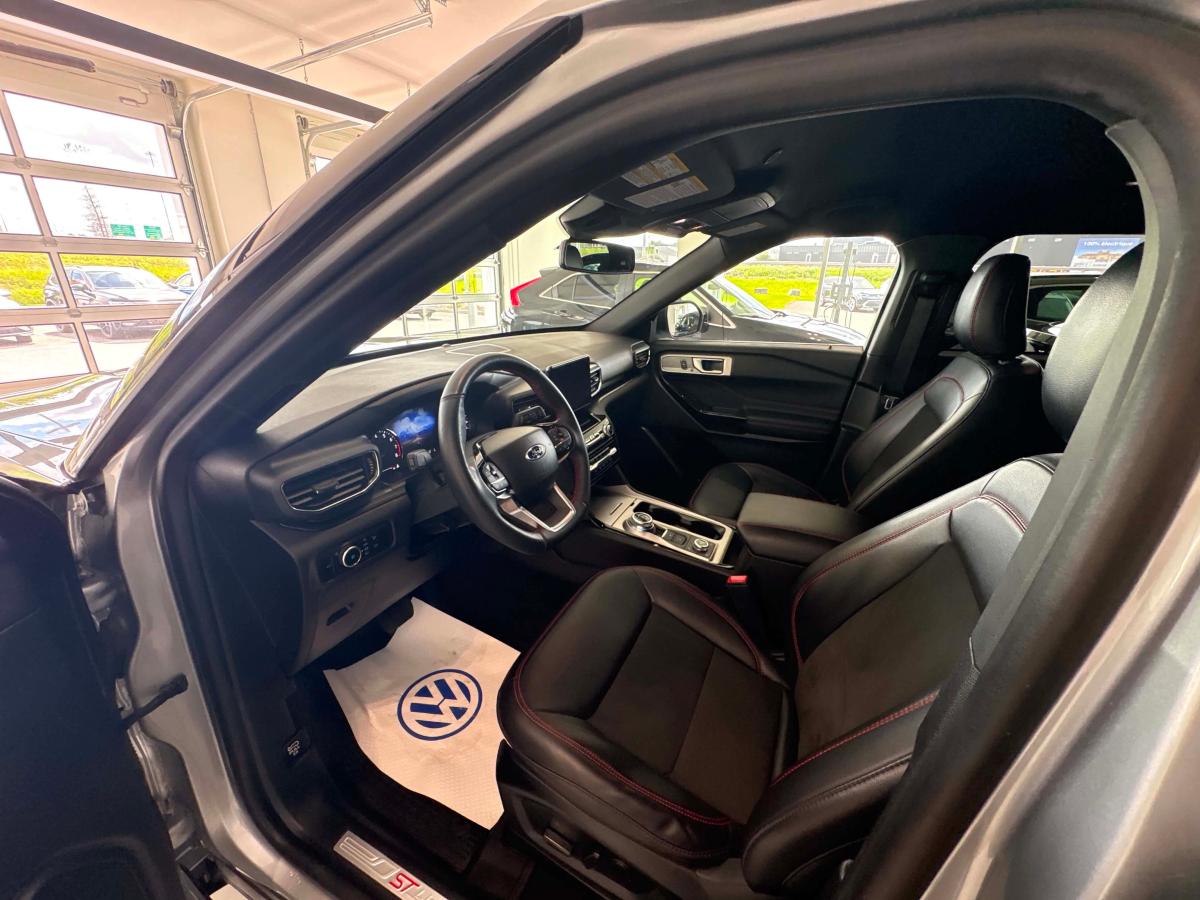 2023 Ford Explorer - Image 16