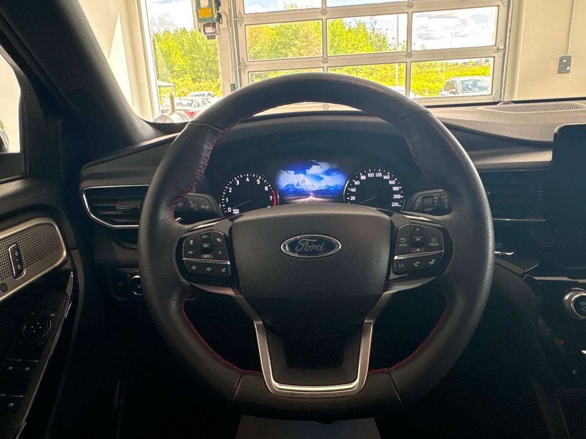 2023 Ford Explorer - Image 17