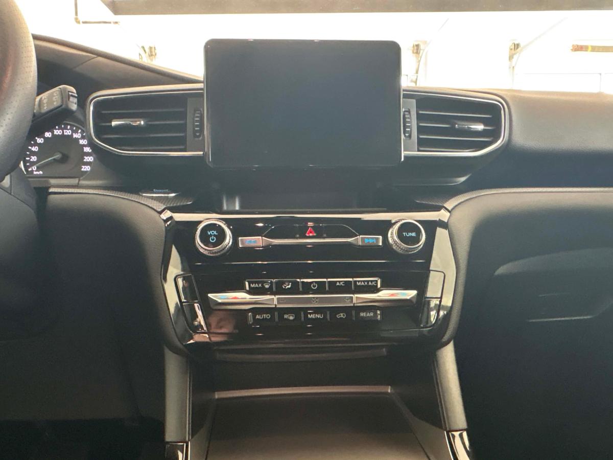 2023 Ford Explorer - Image 19