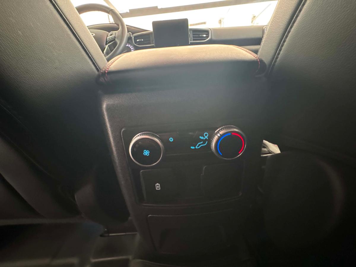 2023 Ford Explorer - Image 22