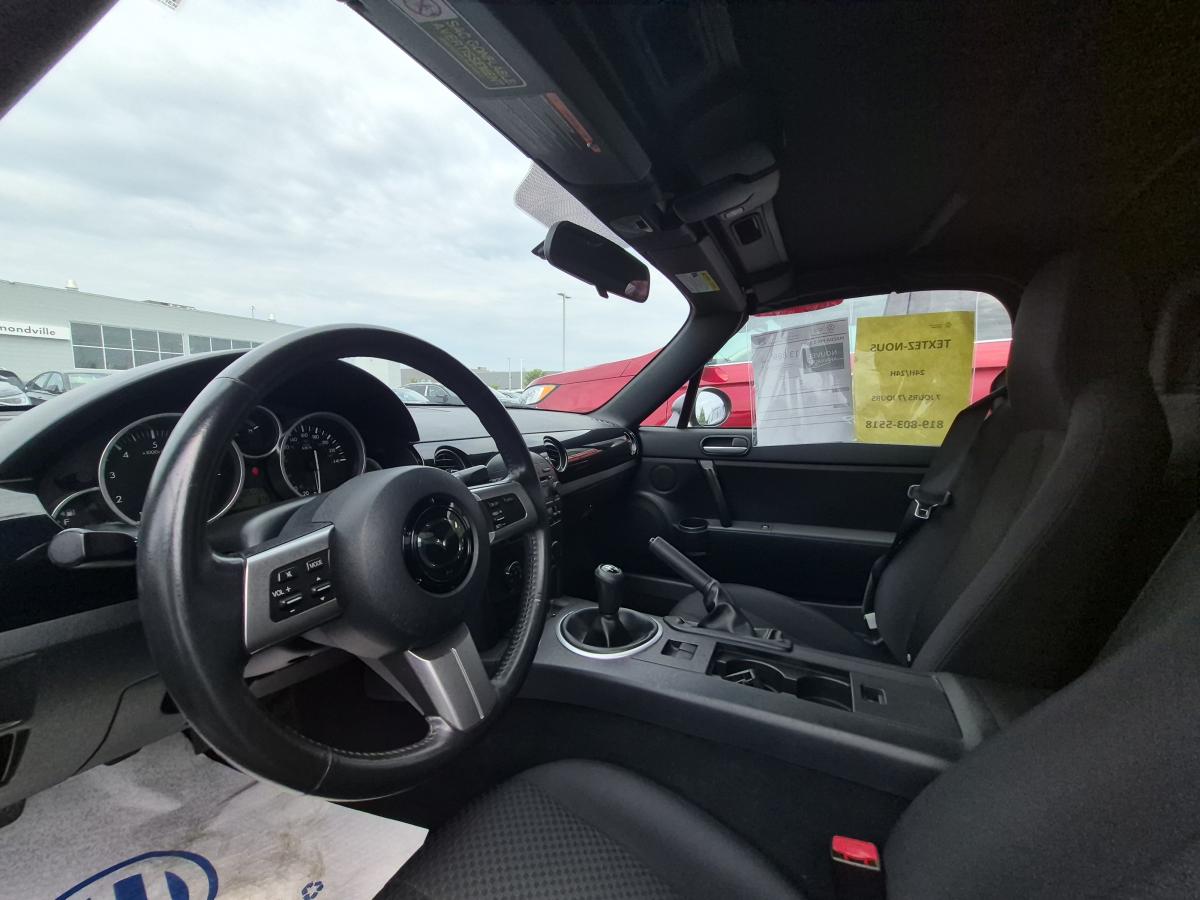 2007 Mazda MX-5 - Image 16