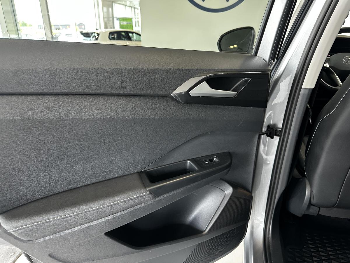 2024 Volkswagen Taos - Image 20