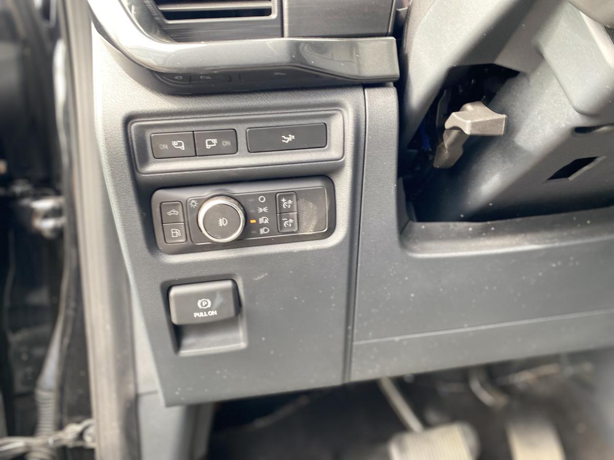 2022 Ford F-150 - Image 13