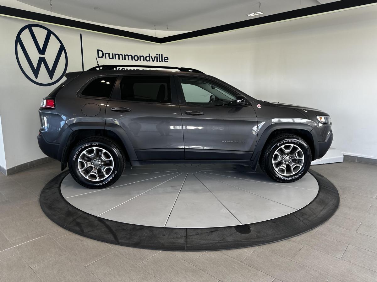 2022 Jeep Cherokee - Image 11